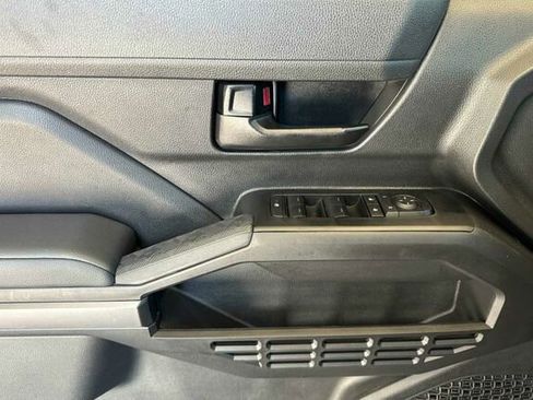 Used 2025 Toyota Tacoma SR5 AWD/4WD image 11