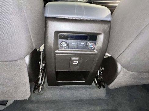 Used 2021 Chevrolet Traverse LT AWD/4WD image 10
