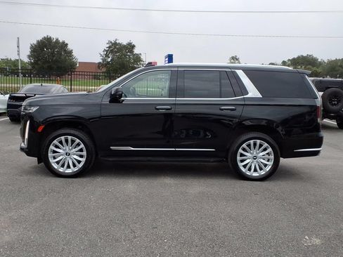 Used 2024 Cadillac Escalade Luxury AWD/4WD image 4