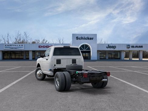 New 2026 RAM 3500 Big Horn AWD/4WD image 3