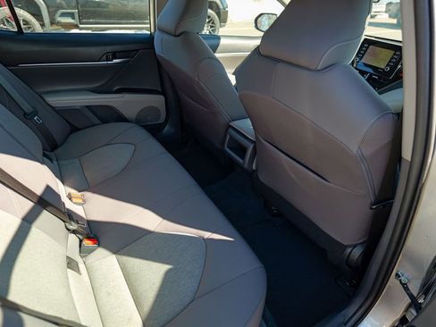 Used 2022 Toyota Camry LE w/ Carpet Mat Package (TMS) FWD image 30