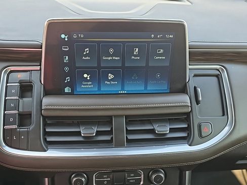 Used 2022 Chevrolet Suburban LT w/ Luxury Package image 15