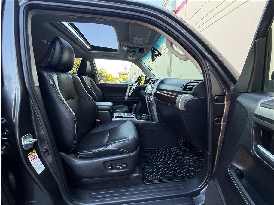 Used 2014 Toyota 4Runner Limited AWD/4WD image 29