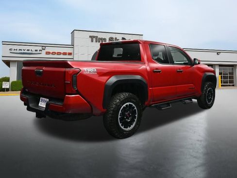 Used 2025 Toyota Tacoma TRD Off-Road w/ TRD Off Road Upgrade Package AWD/4WD image 5
