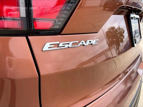 Used 2017 Ford Escape S image 11