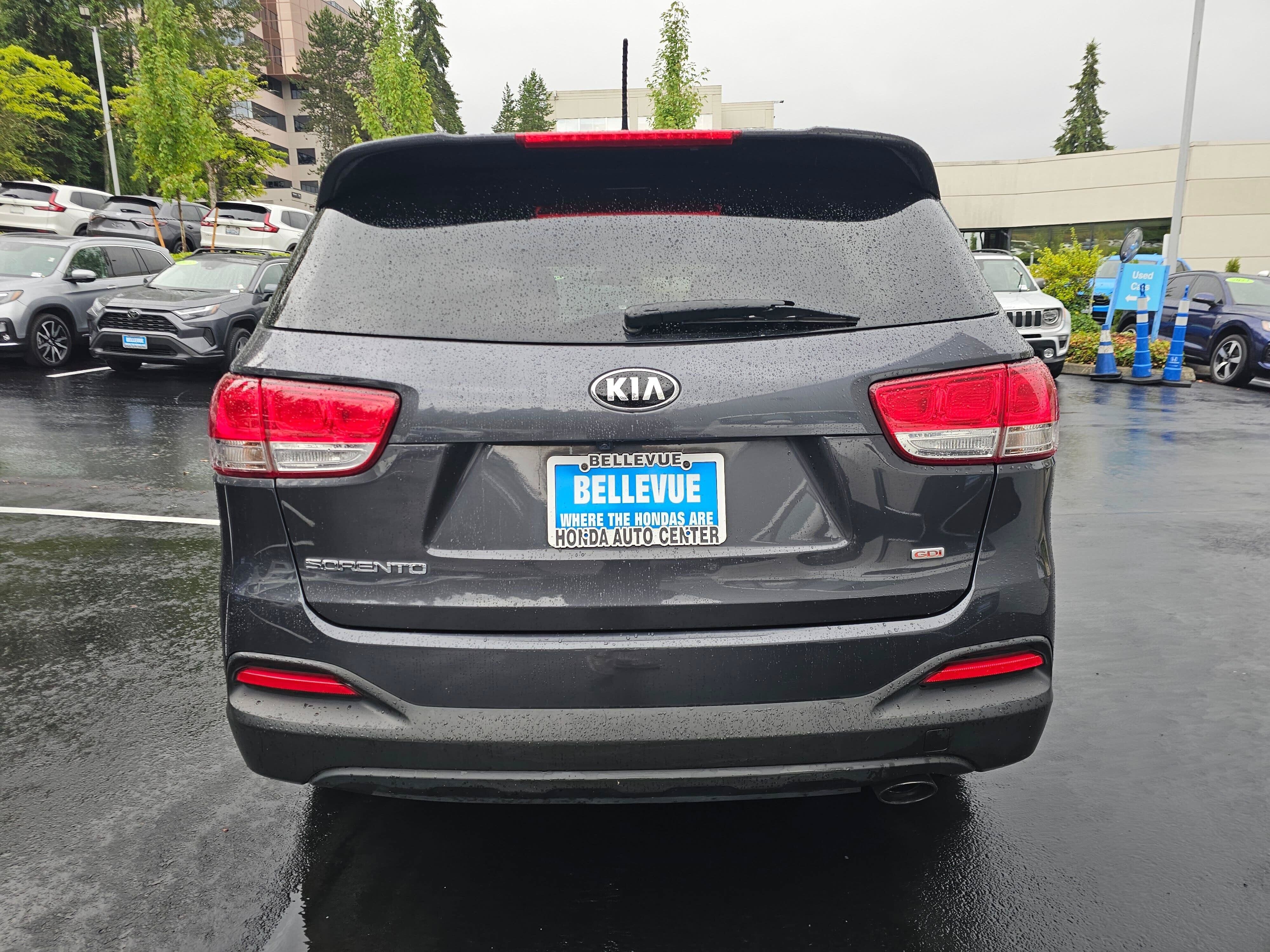 Used 2017 Kia Sorento FWD image 6
