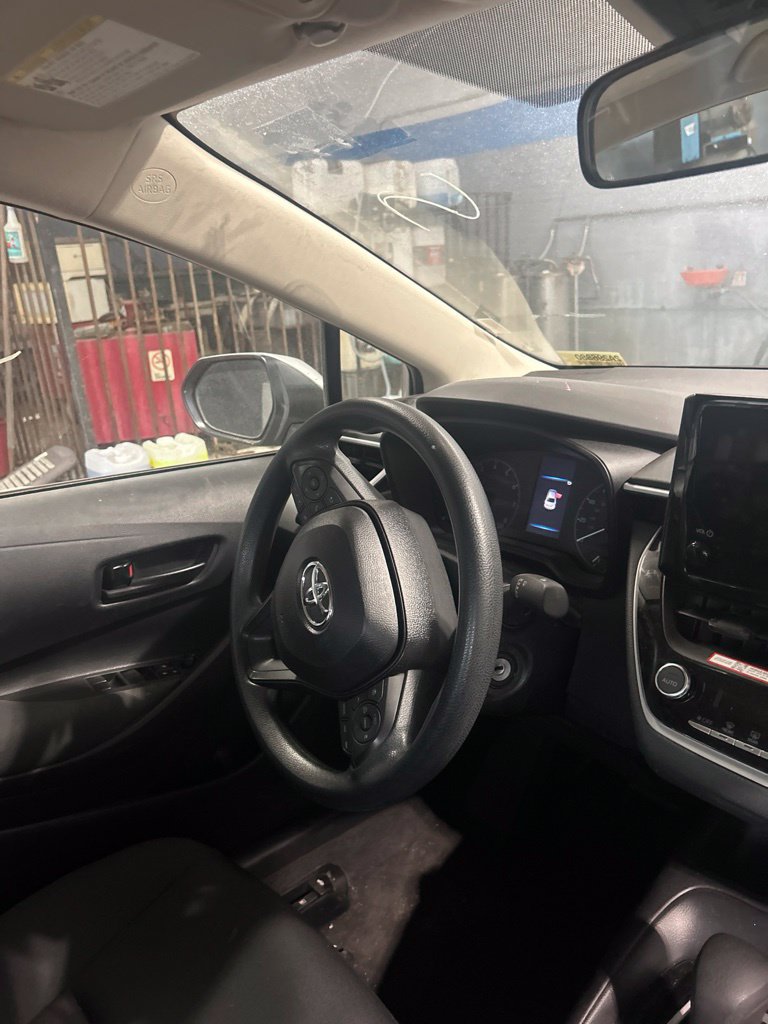 Used 2025 Toyota Corolla LE FWD image 14