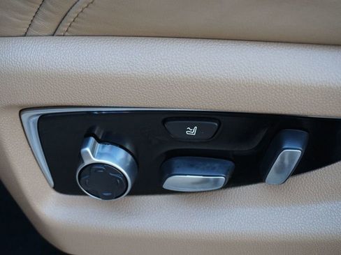 Used 2019 Cadillac Escalade Platinum image 25