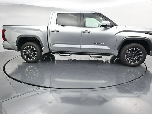 Used 2026 Toyota Tundra Limited AWD/4WD image 9