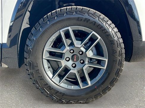 New 2026 GMC Terrain AT4 image 19