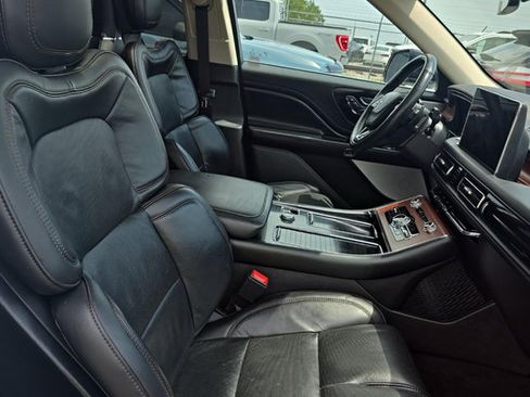 Used 2023 Lincoln Aviator Grand Touring w/ Equipment Group 301A AWD/4WD image 4