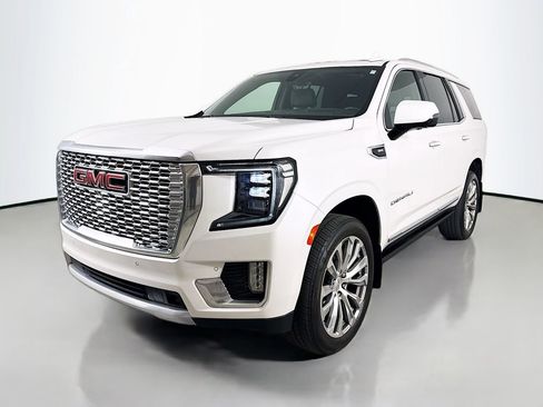 Used 2021 GMC Yukon Denali w/ Denali Premium Package image 3