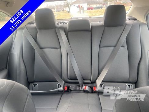 Used 2025 Toyota Corolla LE image 27