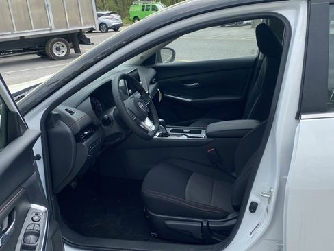 New 2025 Nissan Sentra SR w/ Midnight Edition image 15