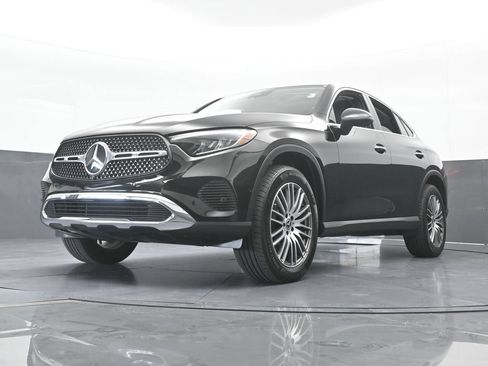 Used 2025 Mercedes-Benz GLC 300 4MATIC image 57