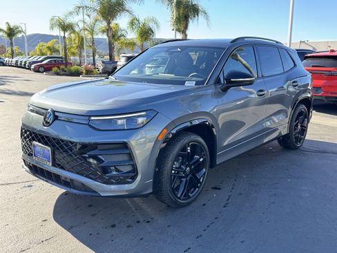 New 2026 Volkswagen Tiguan SE R-Line image 5