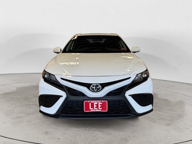 Used 2023 Toyota Camry SE w/ Cold Weather Package AWD/4WD image 9