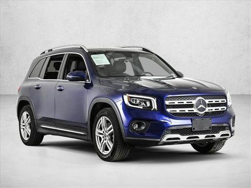 Used 2021 Mercedes-Benz GLB 250 4MATIC image 3