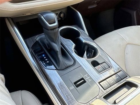 Used 2020 Toyota Highlander Platinum image 36