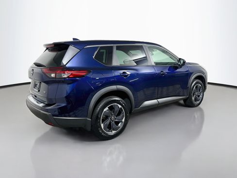 Used 2024 Nissan Rogue SV FWD image 4