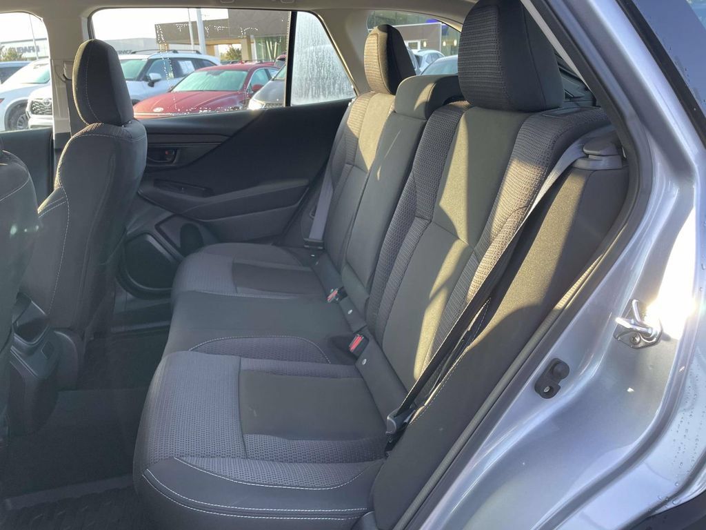 Certified 2025 Subaru Outback w/ Popular Package #1A AWD/4WD image 3