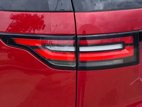 Used 2017 Land Rover Discovery HSE Luxury AWD/4WD image 6