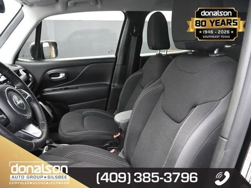 Used 2023 Jeep Renegade Latitude w/ Premium Group image 8