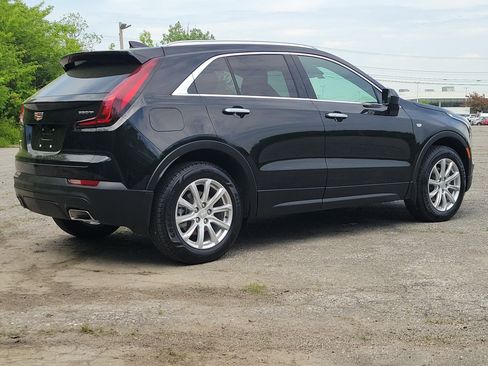 Used 2022 Cadillac XT4 Luxury w/ Cold Weather Package AWD/4WD image 5