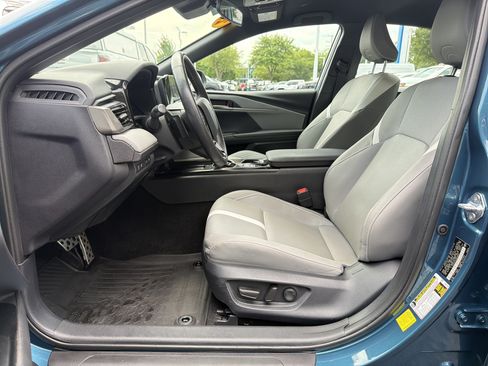 Used 2025 Toyota Camry SE FWD image 16