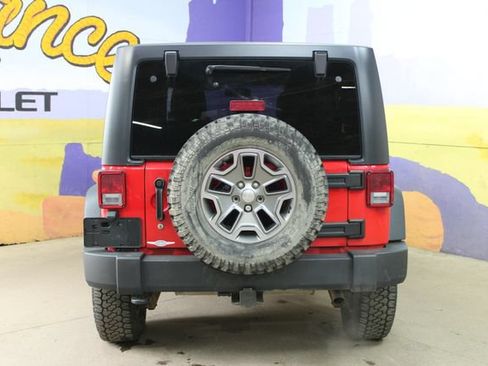 Used 2017 Jeep Wrangler Unlimited Rubicon w/ Cold Weather Group AWD/4WD image 3