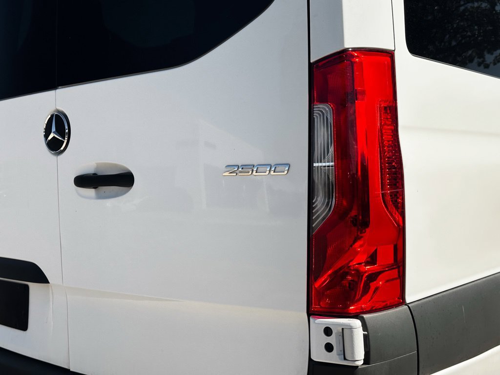 Used 2025 Mercedes-Benz Sprinter 2500 image 6