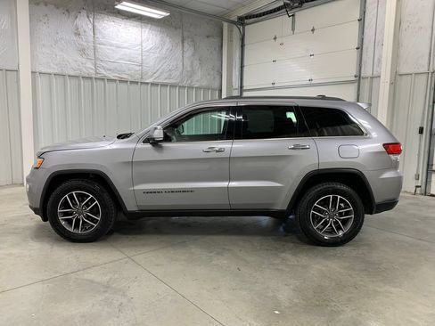Used 2020 Jeep Grand Cherokee Limited AWD/4WD image 24
