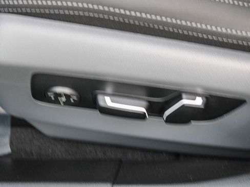 New 2026 BMW i5 eDrive40 w/ M Sport Package image 17