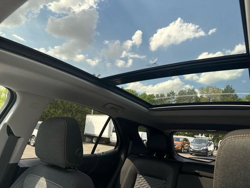 Used 2021 Chevrolet Equinox LT image 25