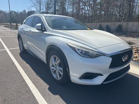 Used 2018 INFINITI QX30 image 1