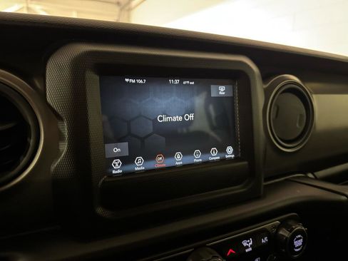 Used 2022 Jeep Wrangler Unlimited Sport image 19