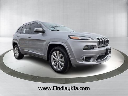 Used 2017 Jeep Cherokee Overland w/ Technology Group image 3