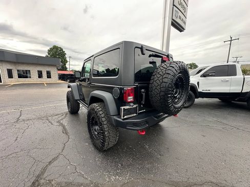 Used 2016 Jeep Wrangler Rubicon AWD/4WD image 6