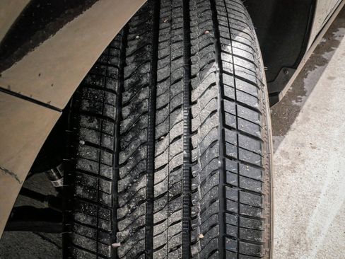Used 2026 Cadillac Escalade Platinum Sport w/ LPO, Floor Liner Package AWD/4WD image 12