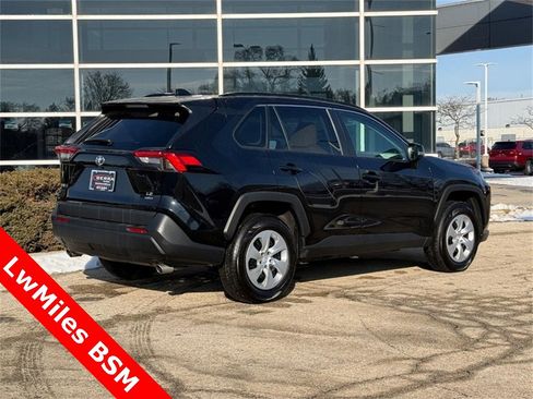 Used 2021 Toyota RAV4 LE image 3