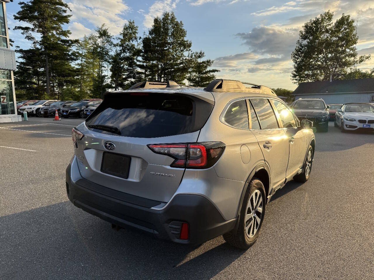 Used 2020 Subaru Outback Premium AWD/4WD image 5