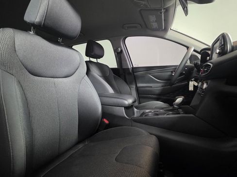 Used 2020 Hyundai Santa Fe SE image 11