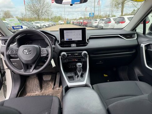 Used 2024 Toyota RAV4 LE FWD image 10