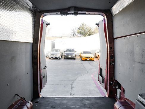 Used 2021 Nissan NV 3500 SV w/ Back Door Glass Package image 34