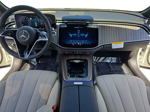 New 2026 Mercedes-Benz E 350 4MATIC Sedan image 9