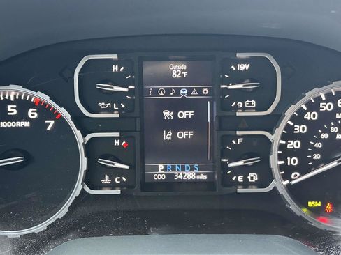 Used 2021 Toyota Tundra Limited w/ Limited Premium Package AWD/4WD image 15