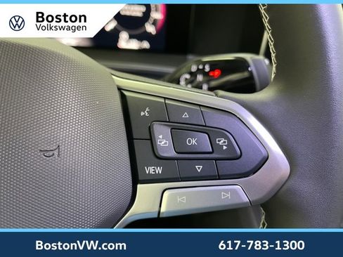 New 2025 Volkswagen Tiguan SE image 17