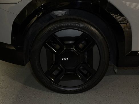 Certified 2026 Kia EV9 GT-Line AWD/4WD image 11