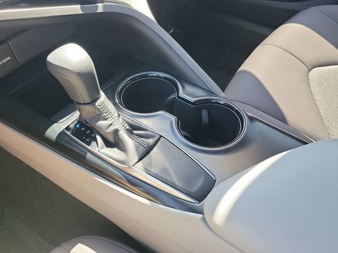 Used 2019 Toyota Camry LE FWD image 15