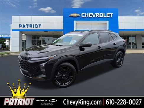 Used 2024 Chevrolet Trax ACTIV w/ Driver Confidence Package FWD image 1